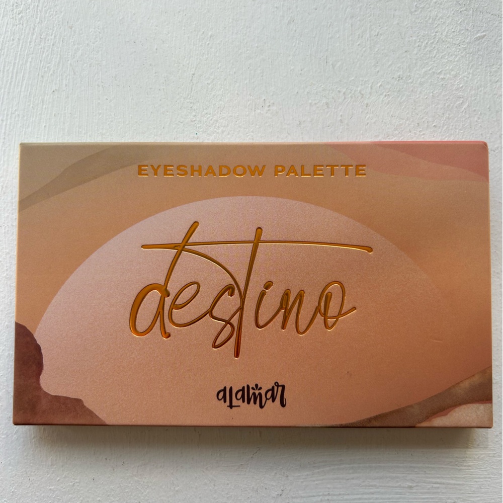 Alamar Destino Eyeshadowow Palette all in one NEW IN PACKAGE